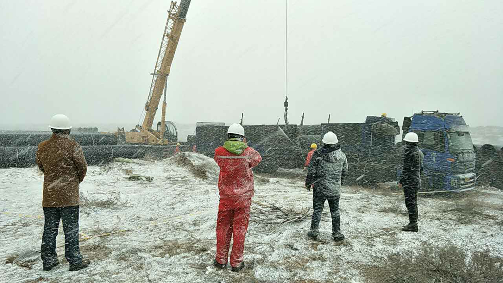 Snow Construction to Ensure the Progress of Teamwork Compose Hymn